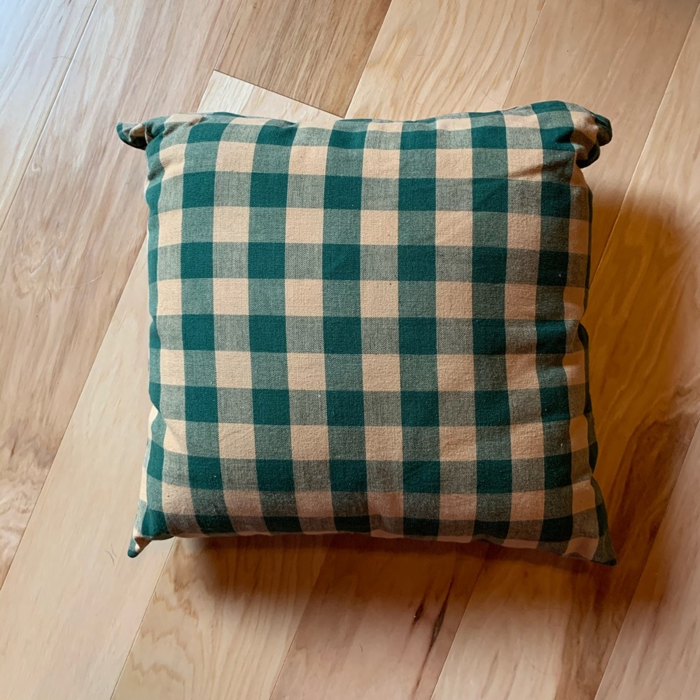Decorative entry way bench pillow